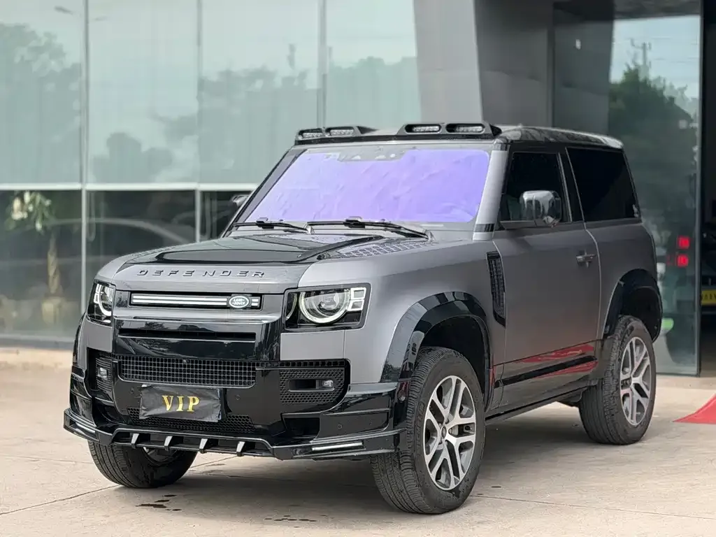 Land Rover Defender — фото 1