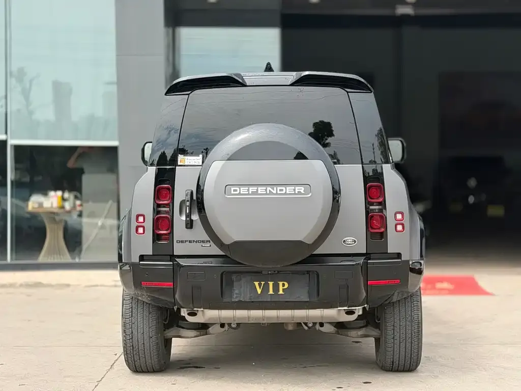 Land Rover Defender — фото 7