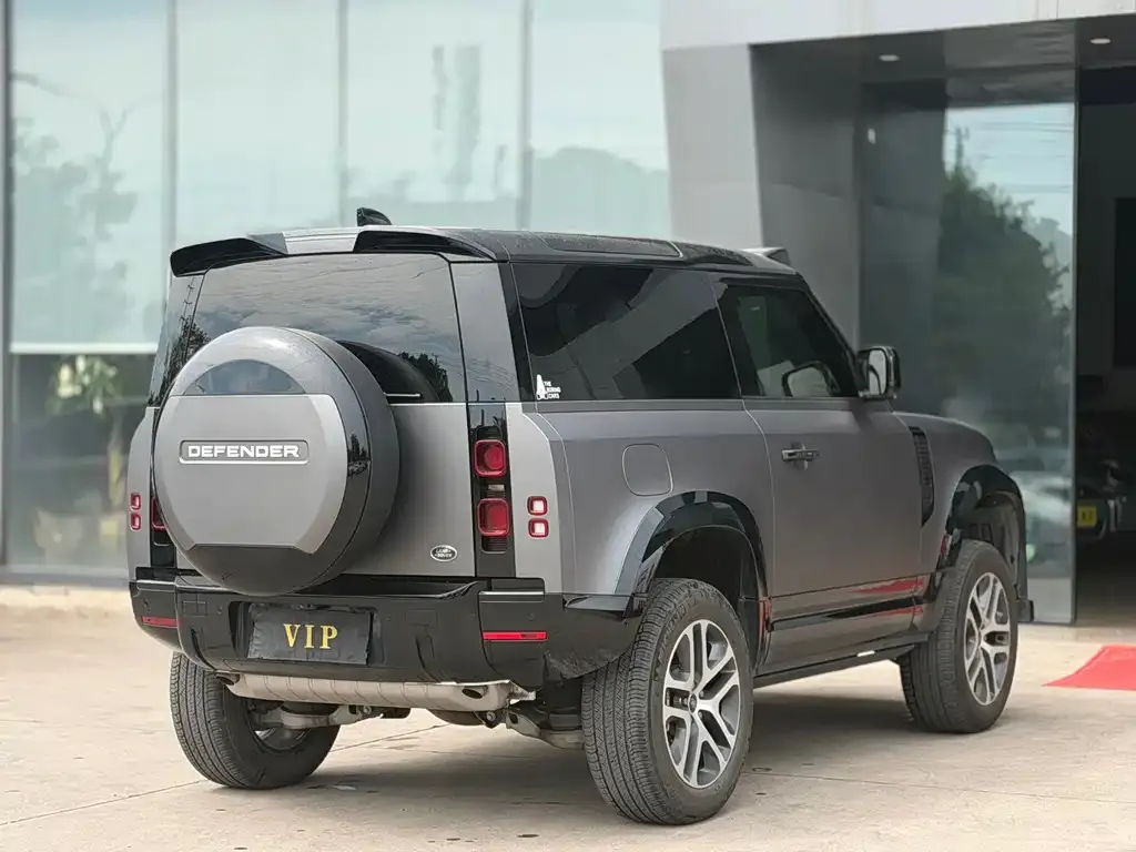 Land Rover Defender — фото 6