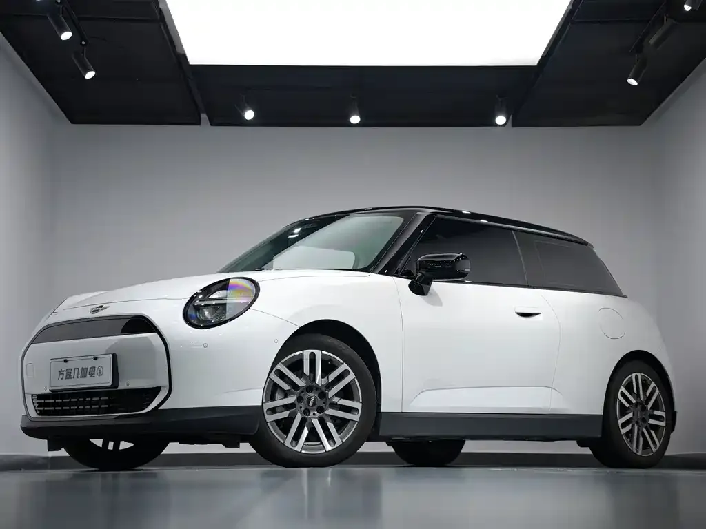 MINI Cooper EV — фото 2