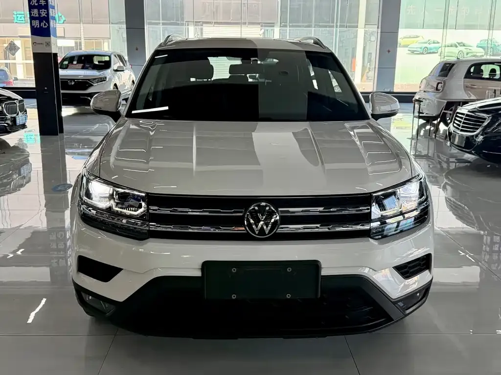 Volkswagen Tharu — фото 3