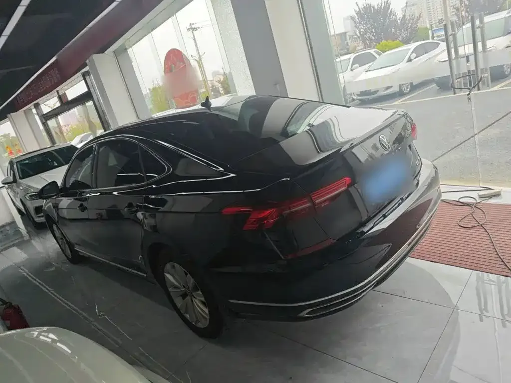 Volkswagen Passat — фото 5