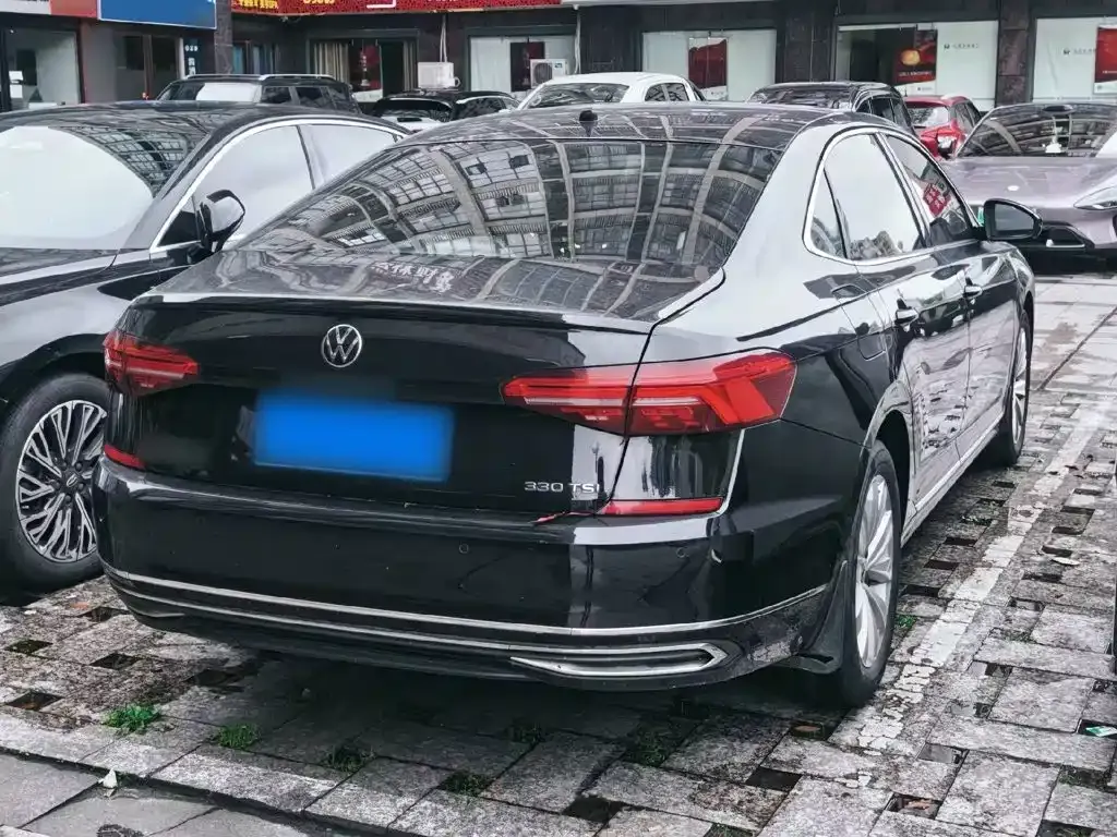 Volkswagen Passat — фото 10