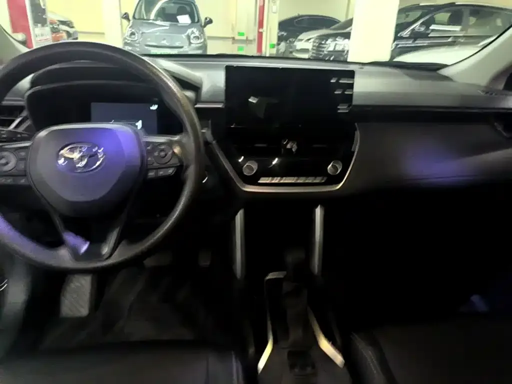 Toyota Corolla Cross — фото 2