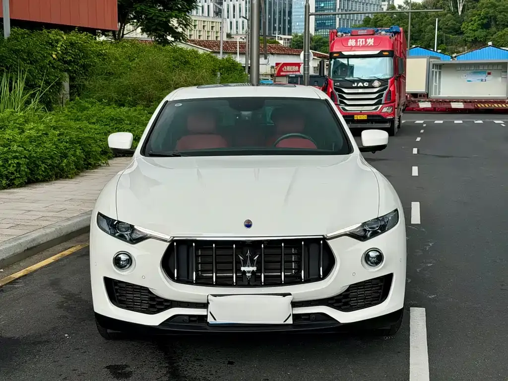 Maserati Levante — фото 7