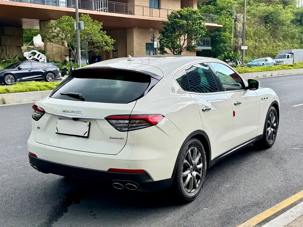 Maserati Levante — фото 8