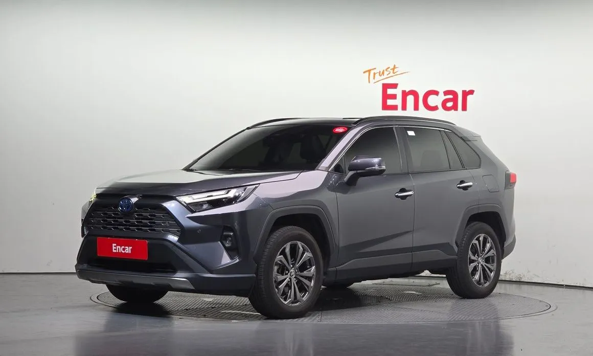 Toyota RAV4 — фото 1