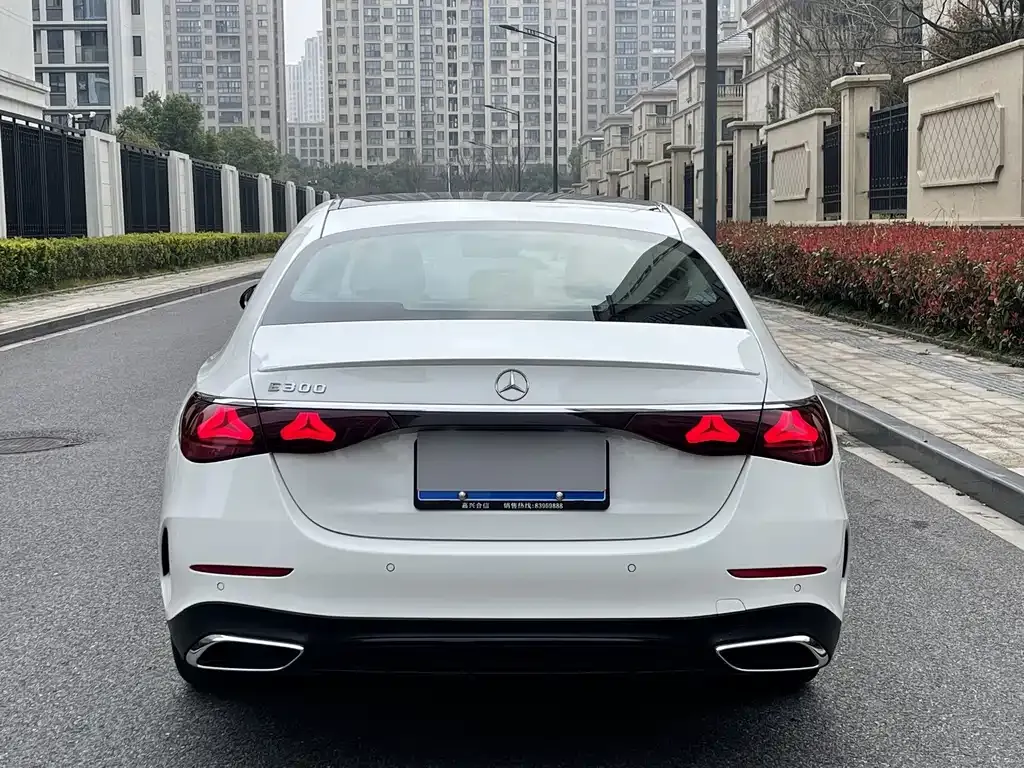 Mercedes-Benz E-Class (Import) — фото 3
