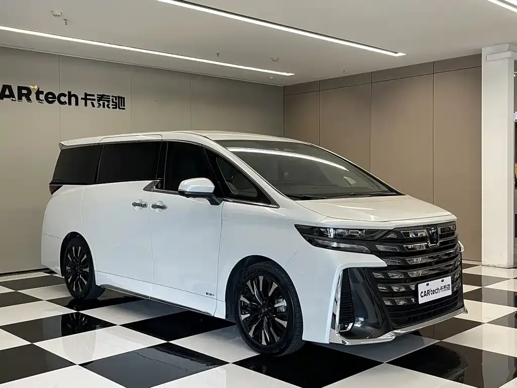 Toyota Vellfire — фото 4