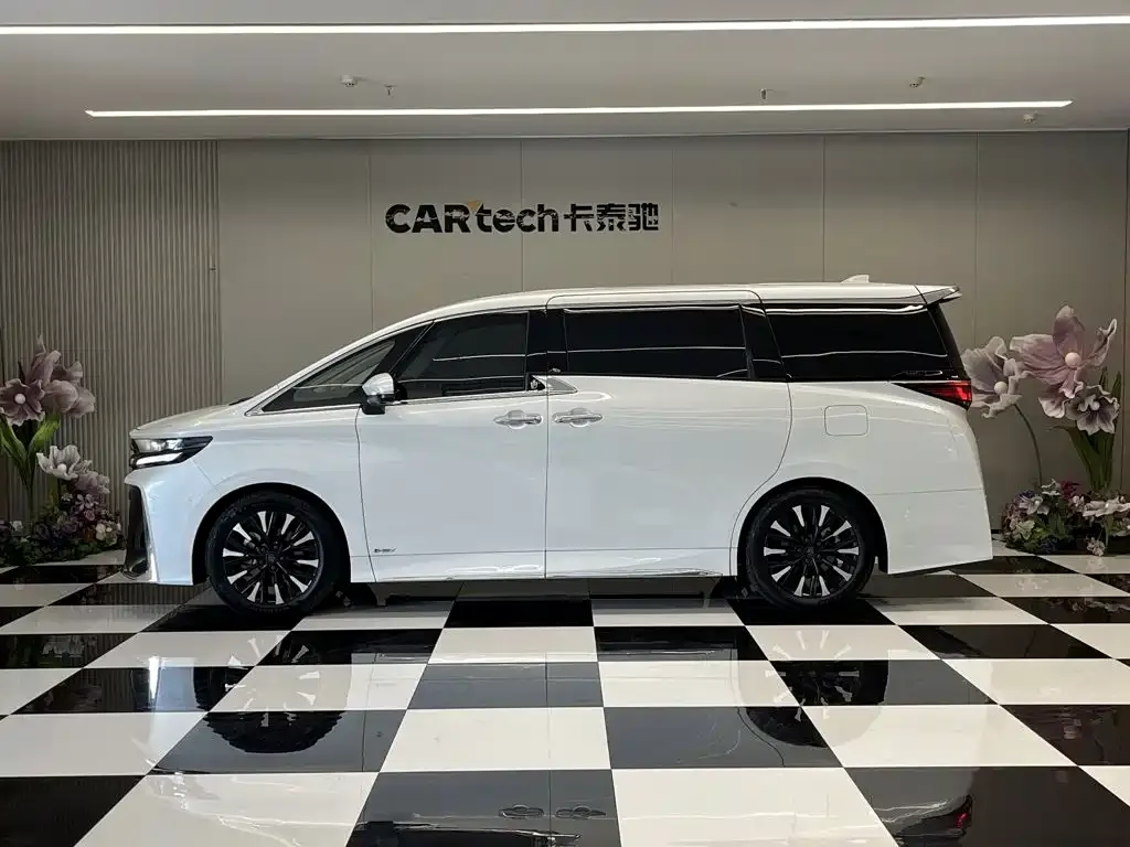 Toyota Vellfire — фото 9