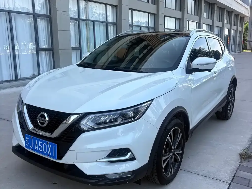 Nissan Qashqai — фото 1