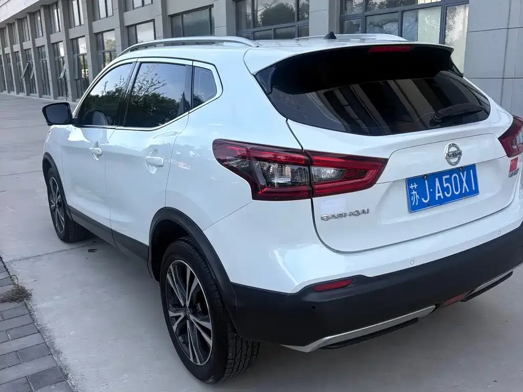 Nissan Qashqai — фото 4