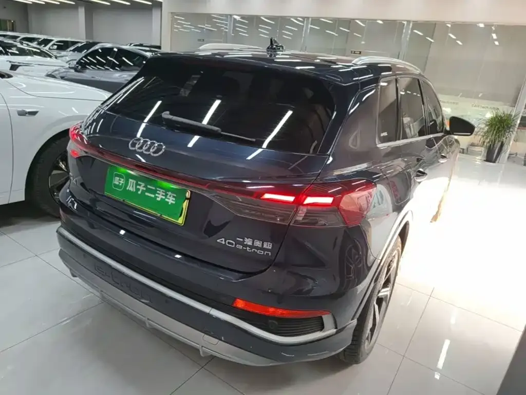Audi Q4 e-tron — фото 10