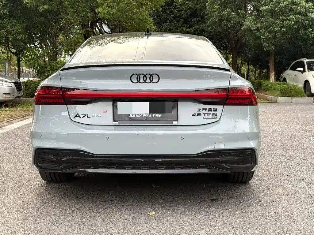 Audi A7L — фото 8