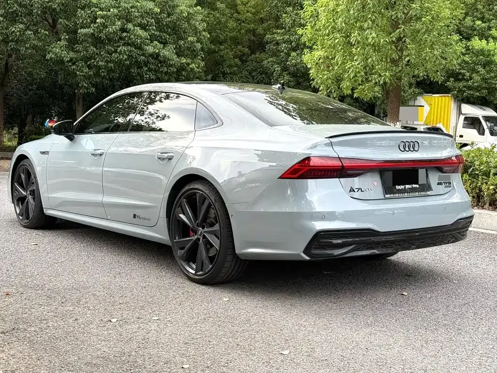 Audi A7L — фото 6