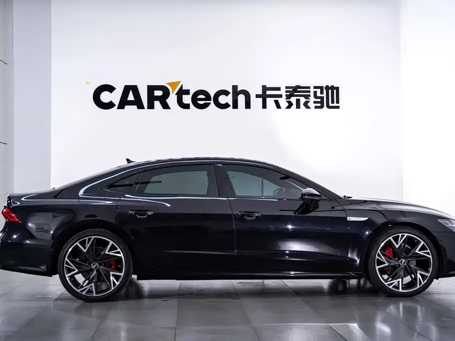 Audi A7L — фото 2