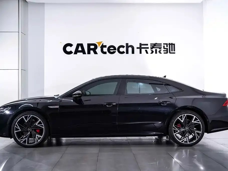 Audi A7L — фото 9