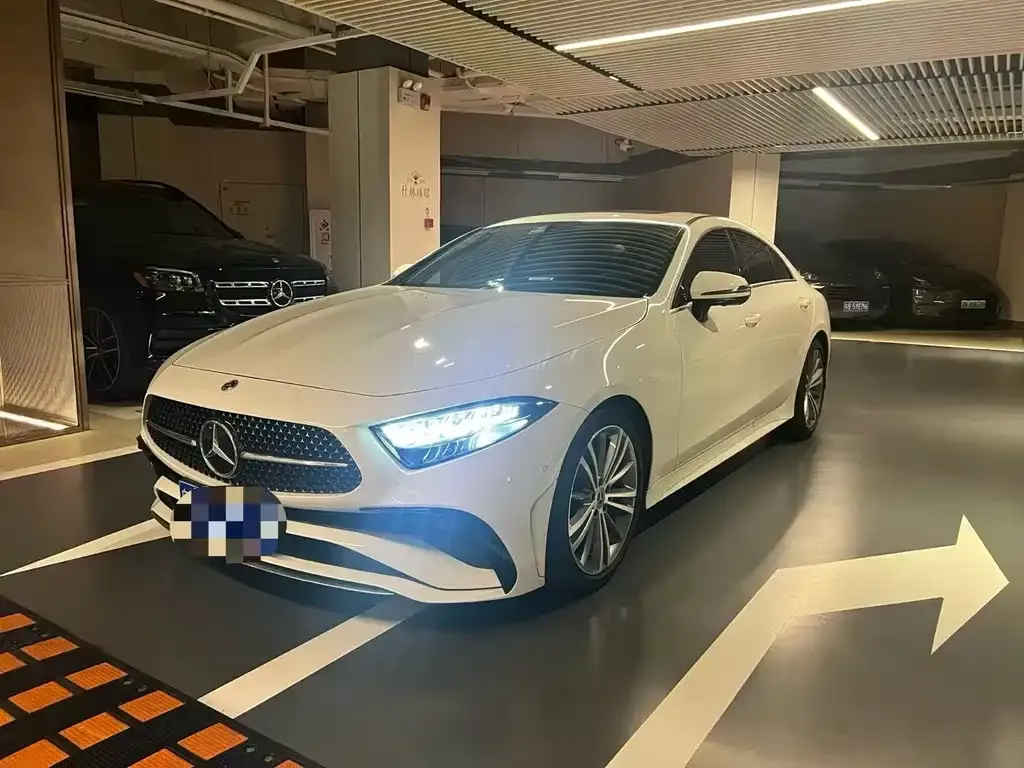 Mercedes-Benz CLS — фото 1