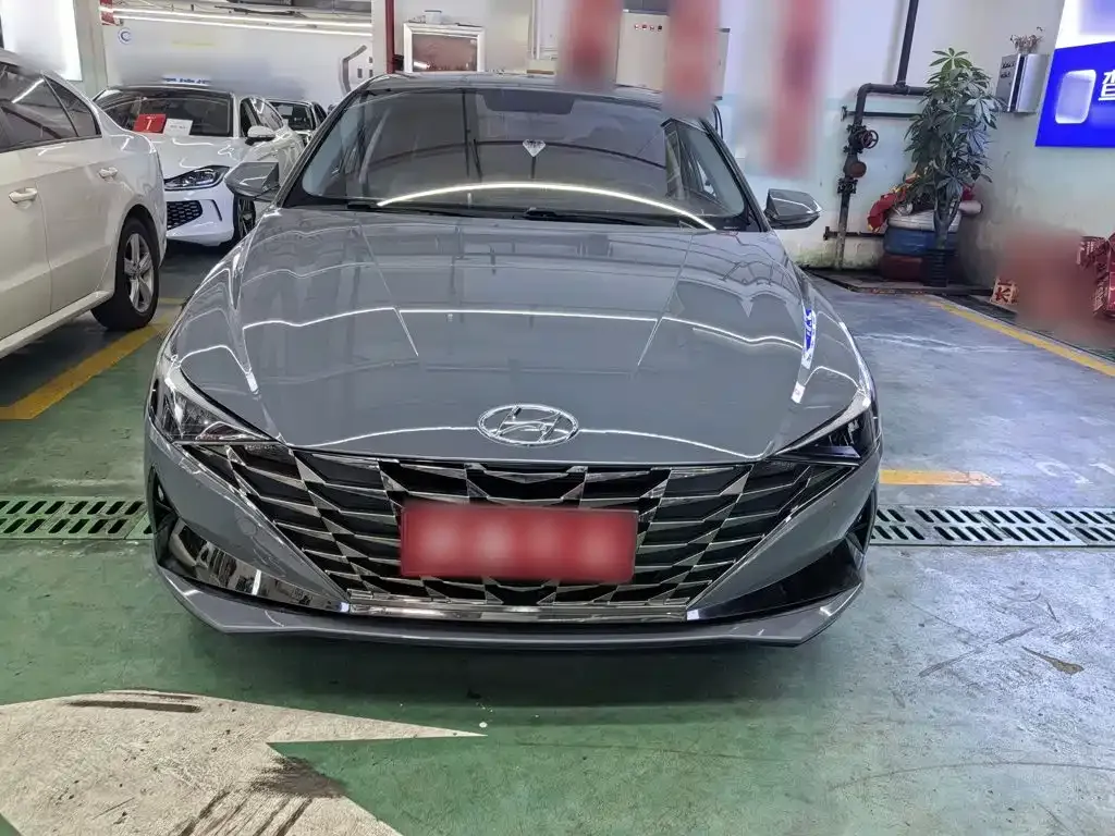 Hyundai Elantra — фото 8