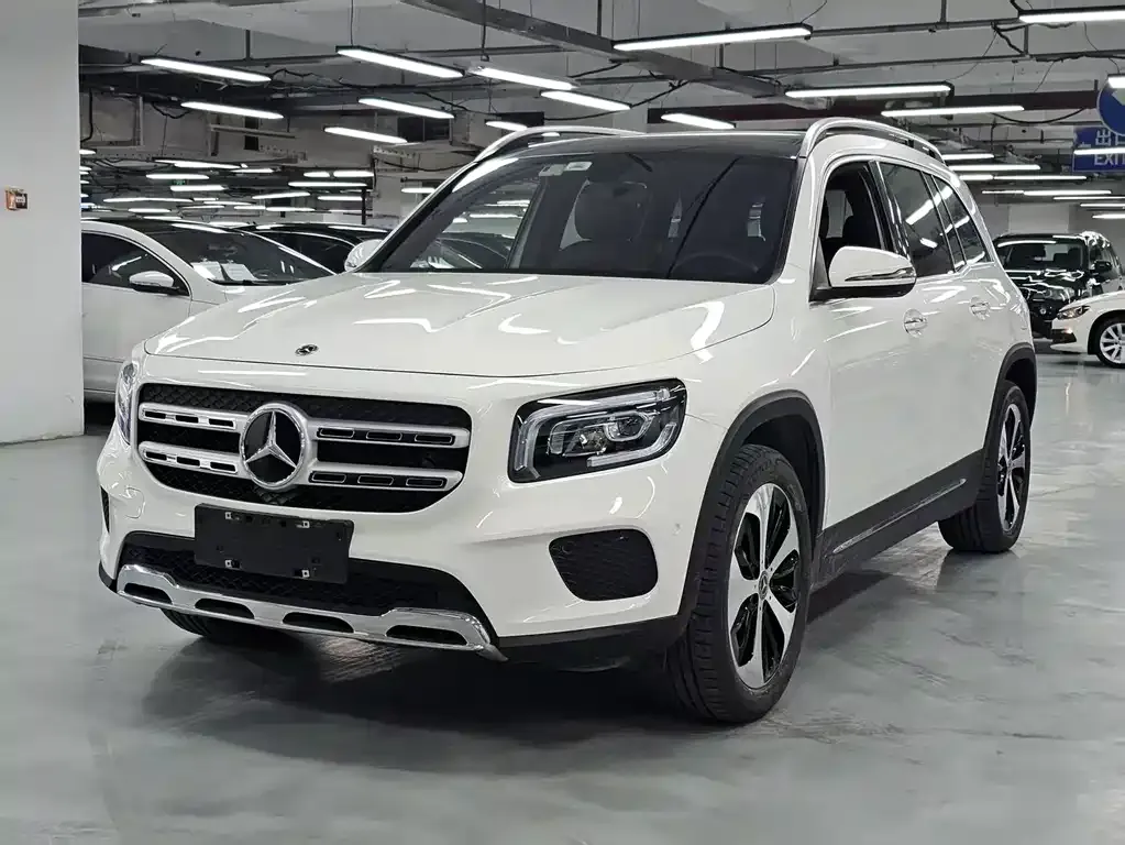 Mercedes-Benz GLB — фото 1