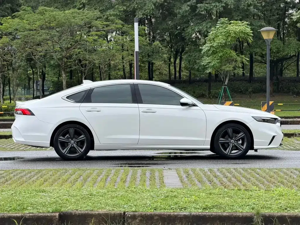 Honda Inspire — фото 10