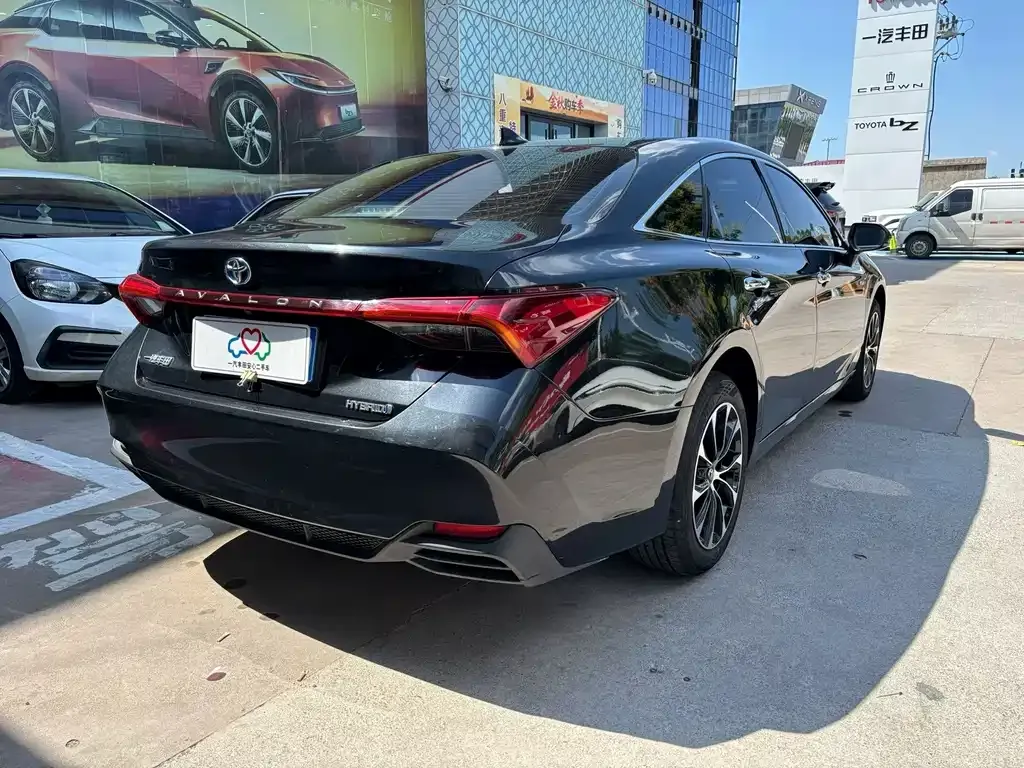 Toyota Avalon — фото 9