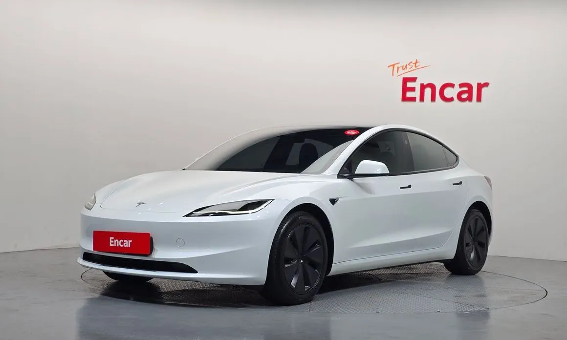 Tesla Model 3 — фото 1