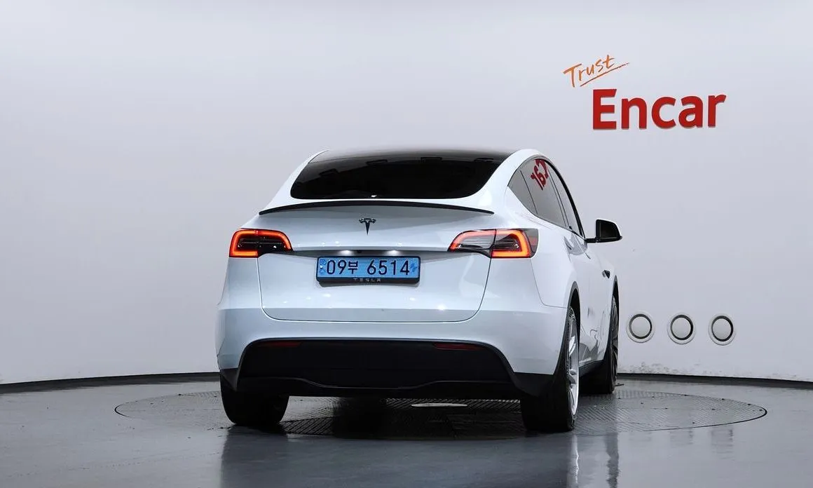 Tesla Model Y — фото 5