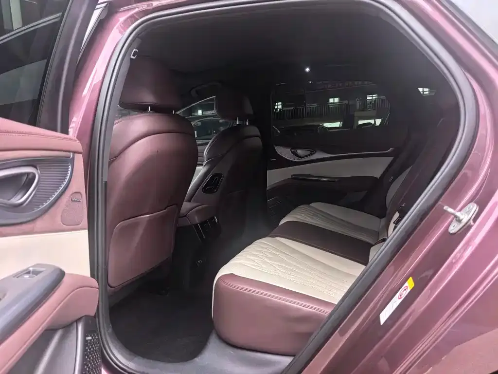BYD Seal — фото 3
