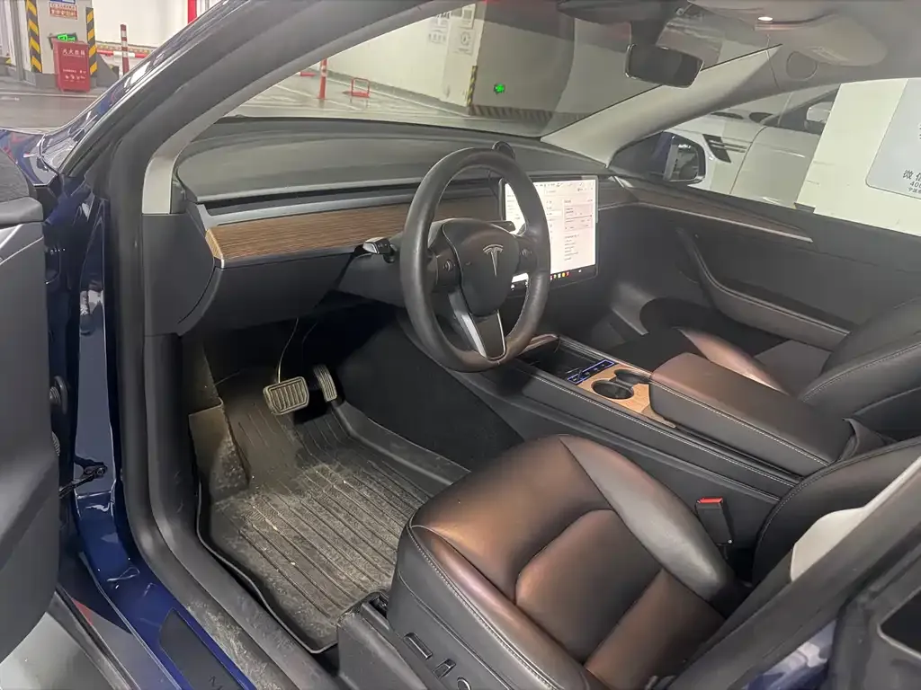 Tesla Model Y — фото 7