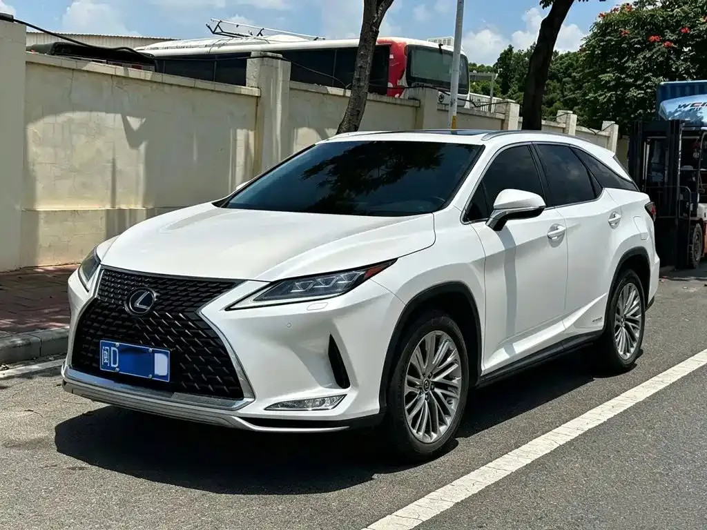 Lexus RX — фото 1