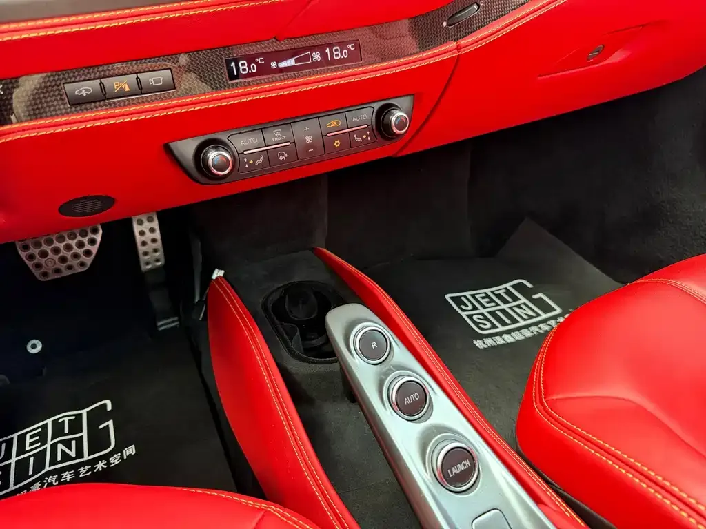 Ferrari F8 — фото 9