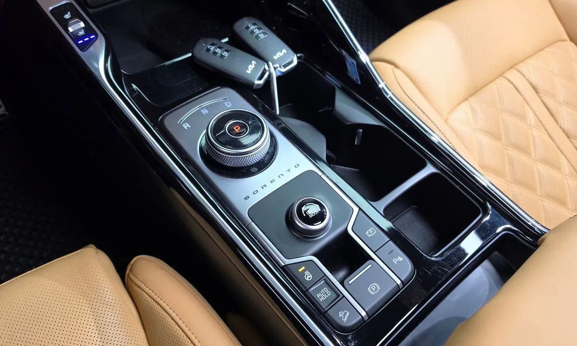 Kia Sorento — фото 7