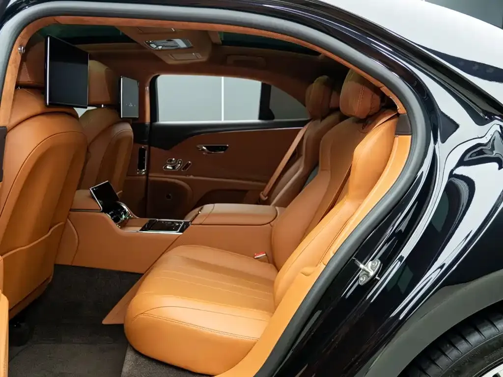 Bentley Flying Spur — фото 6