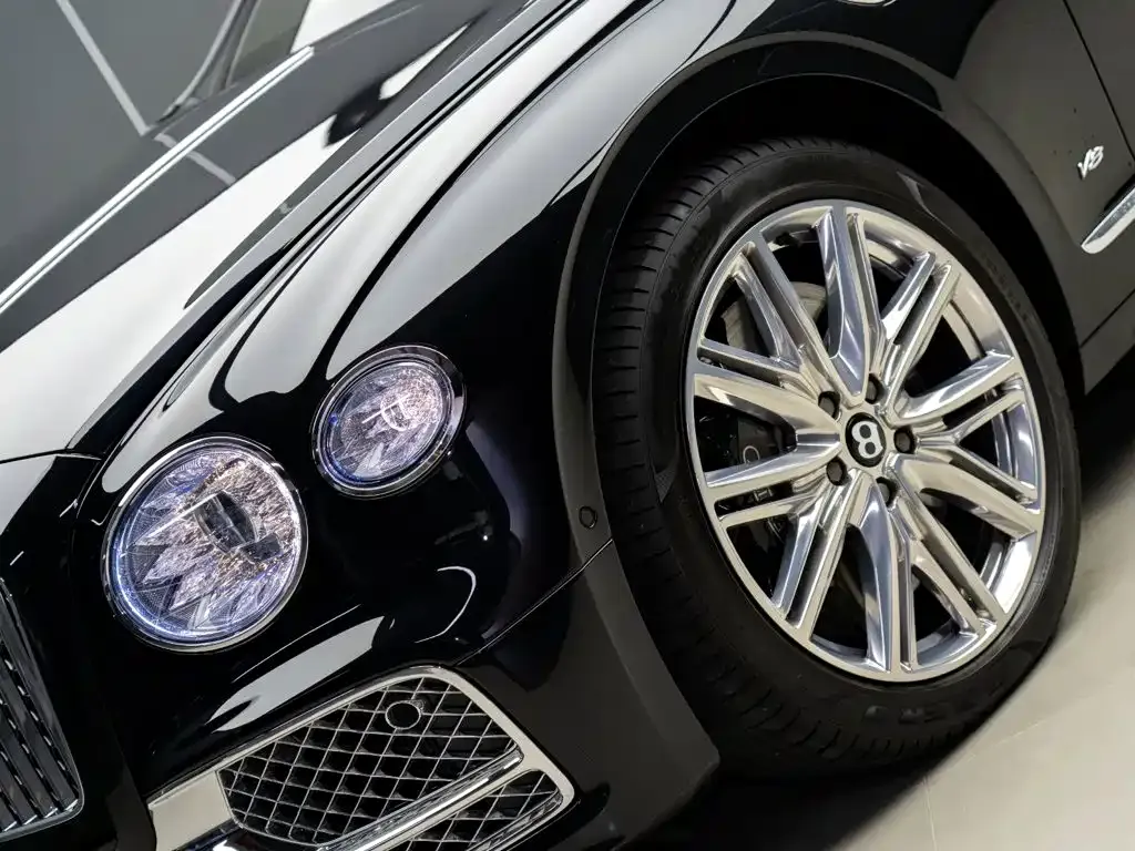 Bentley Flying Spur — фото 7