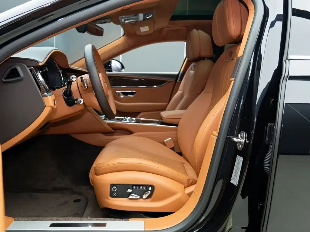 Bentley Flying Spur — фото 4