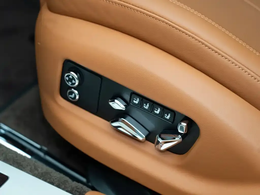 Bentley Flying Spur — фото 2