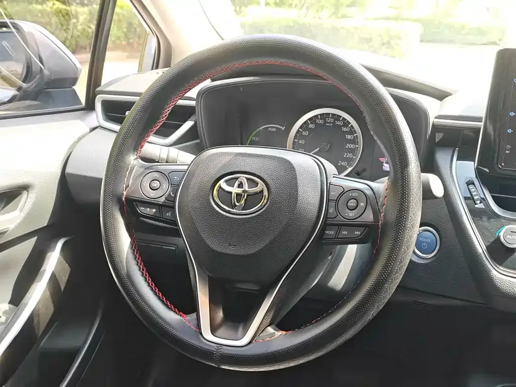 Toyota Corolla — фото 4
