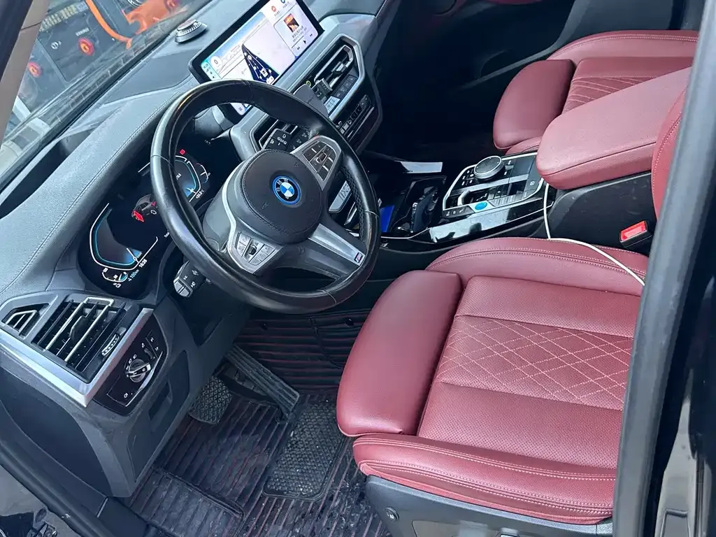BMW iX3 — фото 9