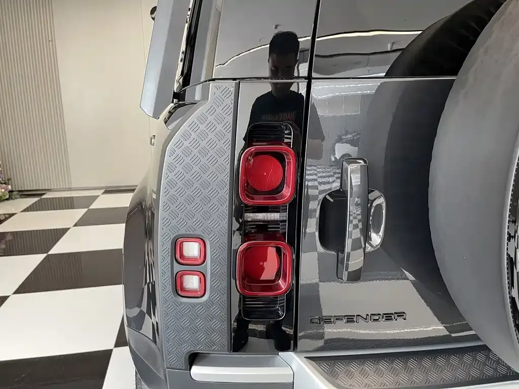 Land Rover Defender — фото 8