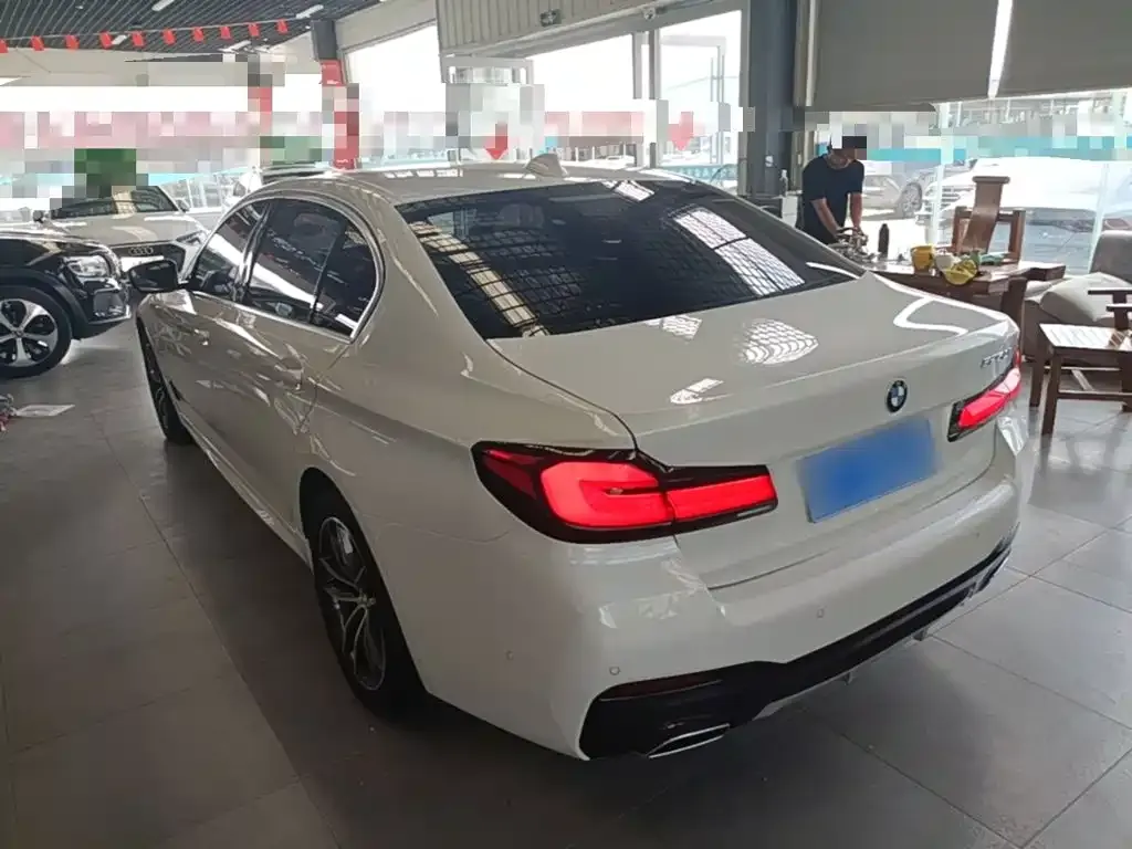 BMW 5 Series — фото 10