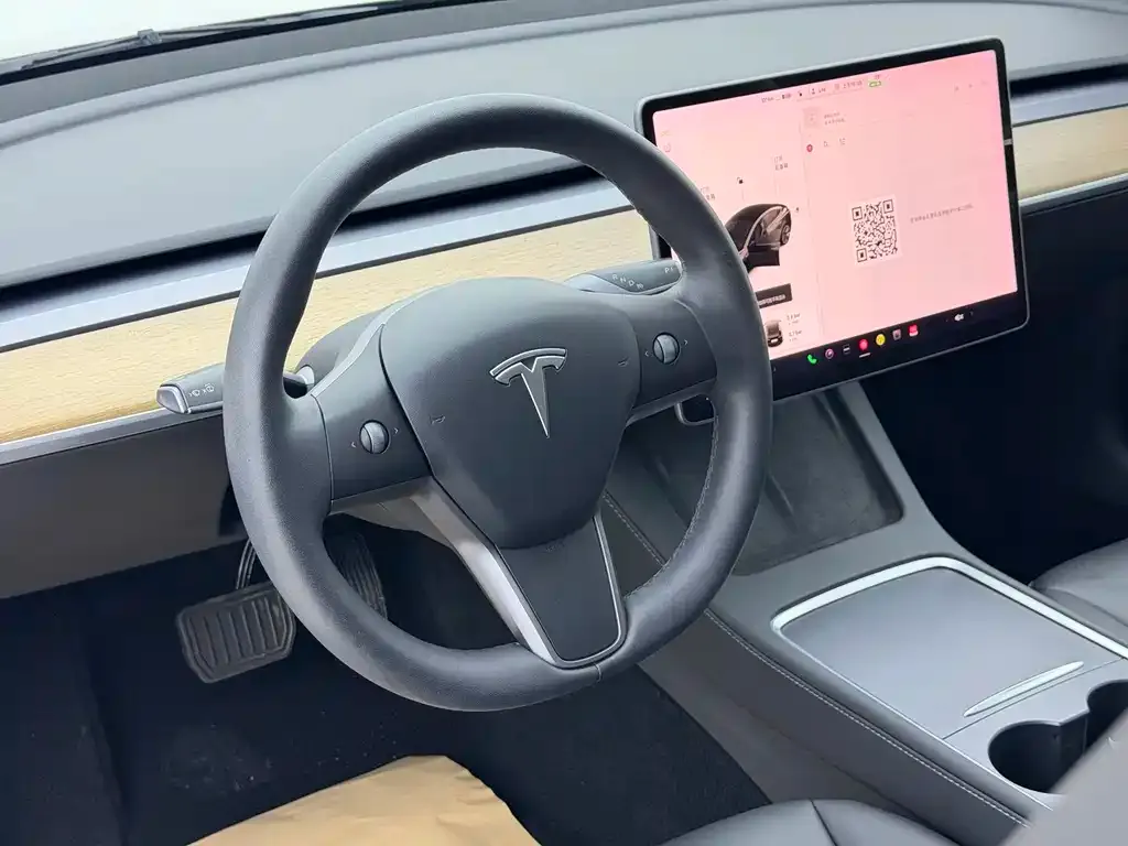 Tesla Model 3 — фото 5