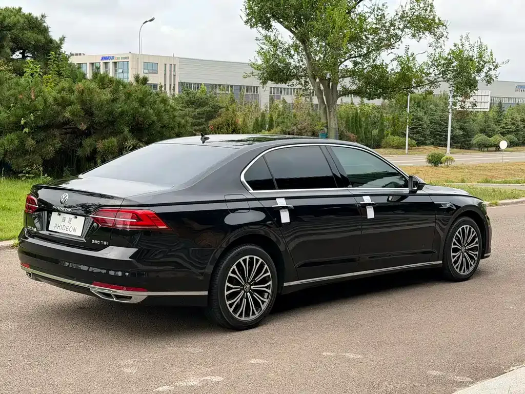 Volkswagen Phideon — фото 4