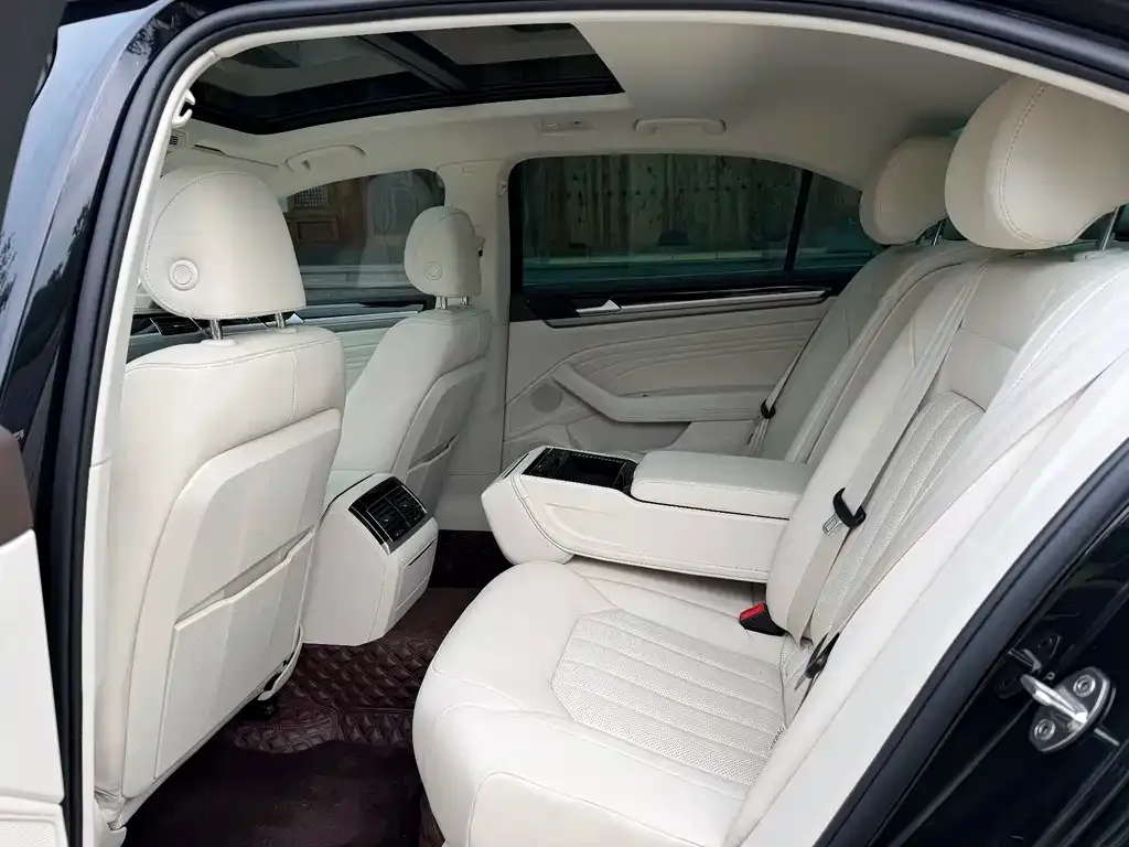 Volkswagen Phideon — фото 9