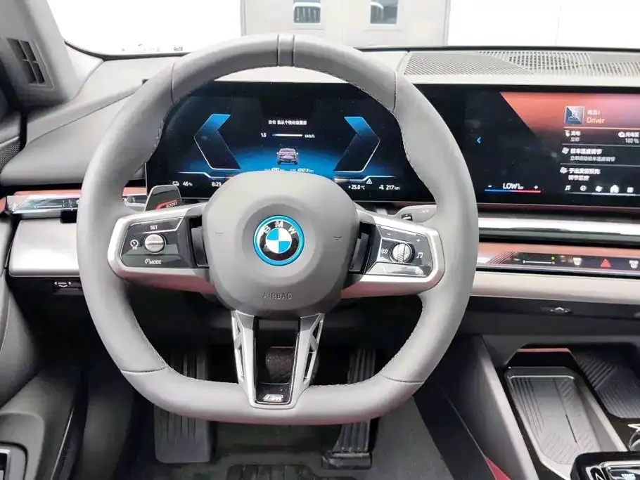 BMW i5 — фото 10