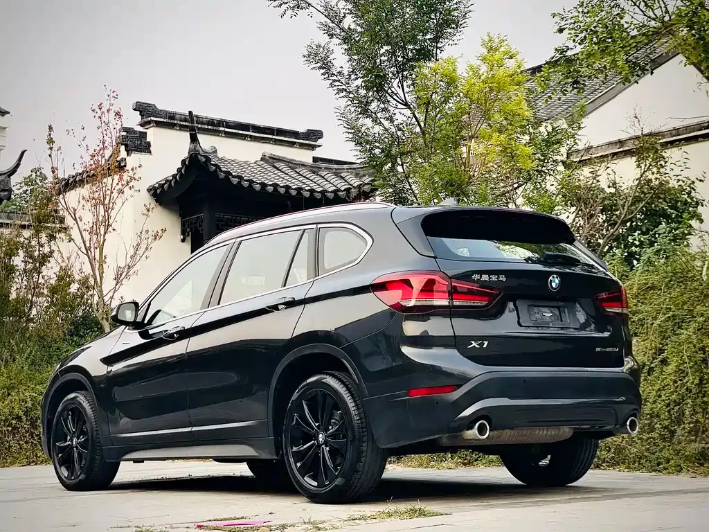 BMW X1 — фото 10