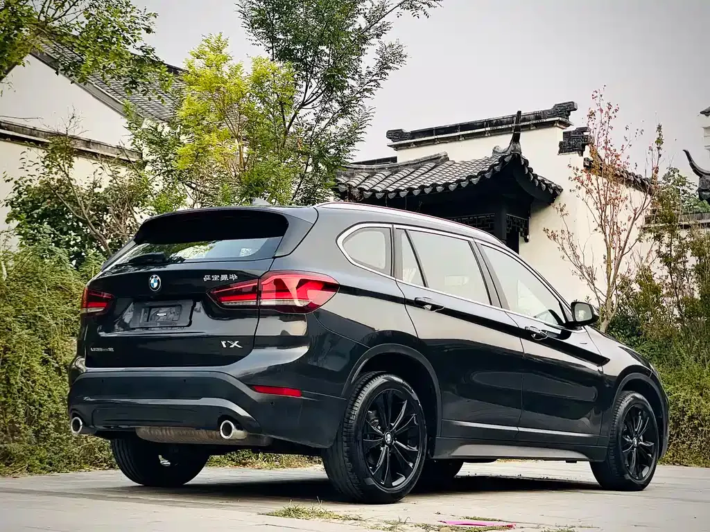 BMW X1 — фото 9