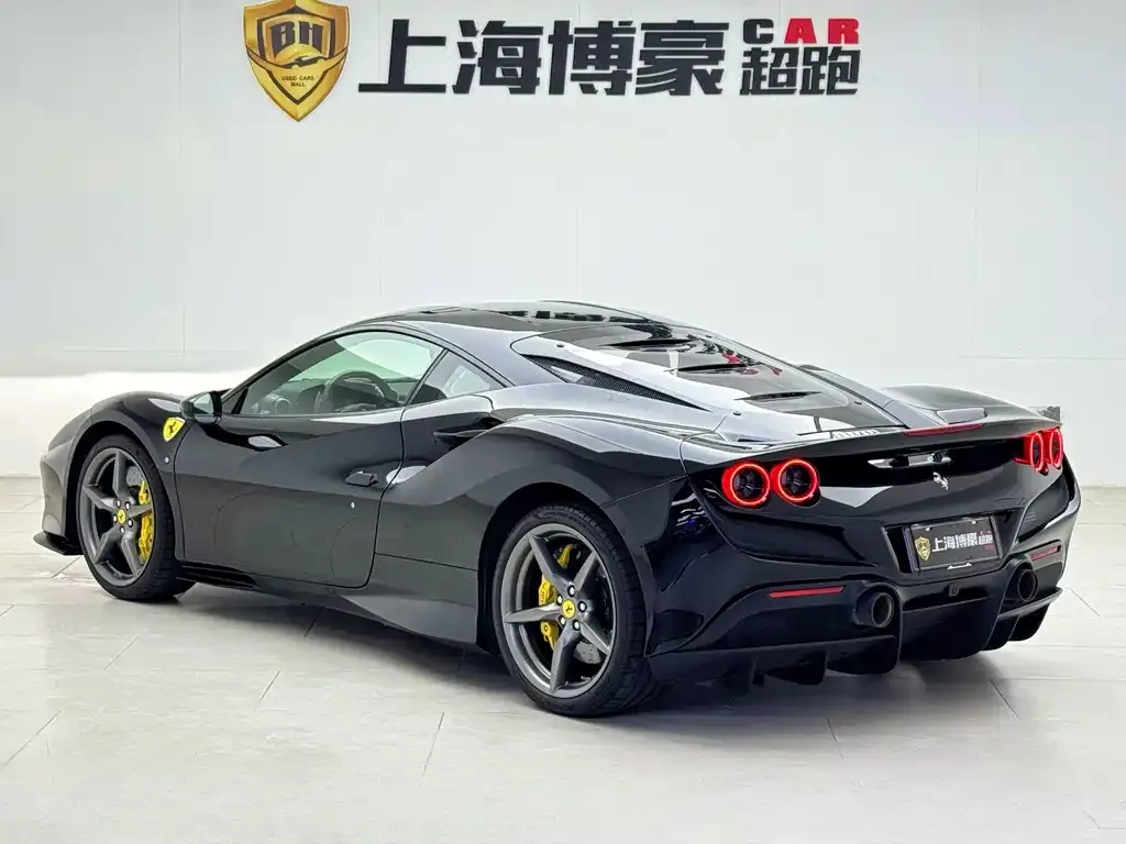 Ferrari F8 — фото 8