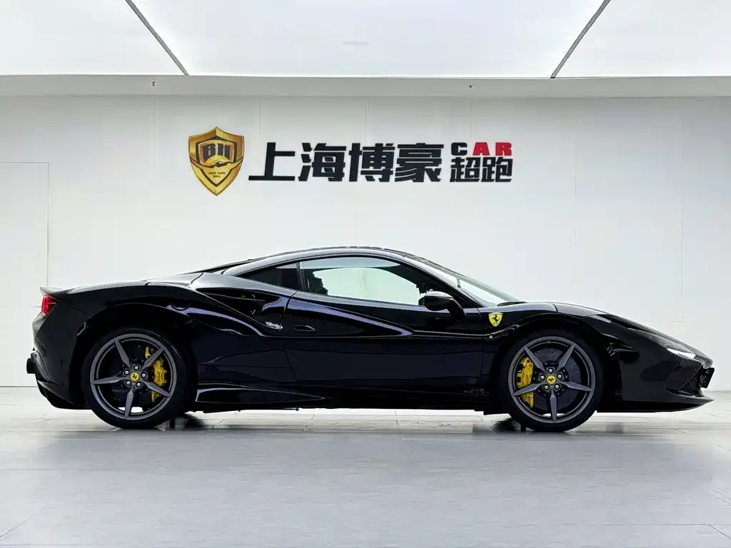 Ferrari F8 — фото 9