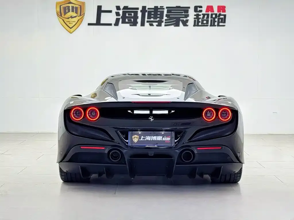 Ferrari F8 — фото 6